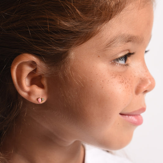 أقراط قلب وردي من الذهب والماس