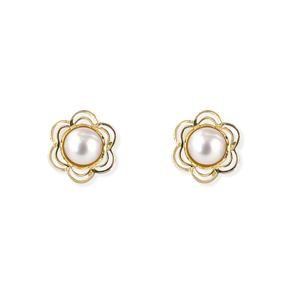 Flower shape Pearl Earring