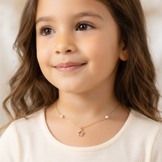Flower Shape Shape Gold & Pearl Necklace