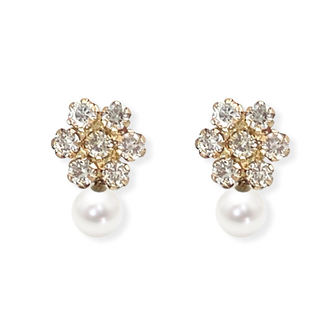 Flower shape Pearl an Gold and Diamond Earrings - Baby FitaihiFlower shape Pearl an Gold and Diamond Earrings