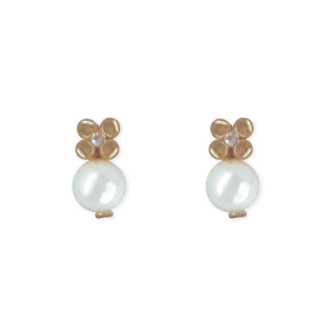 Flower Shape pearl an Gold Earrings - Baby FitaihiFlower Shape pearl an Gold Earrings