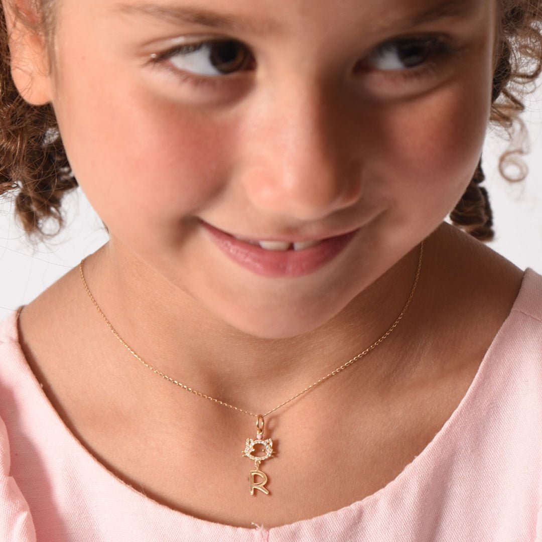 "Maya The Kitten" Necklace With The Letter "R" - Baby Fitaihi"Maya The Kitten" Necklace With The Letter "R"